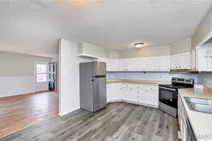 2551 Hedgerow Dr, Florissant, MO 63031 - Photo 9