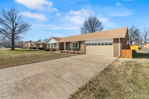 106 Holmes Dr, Sikeston, MO 63801 - Photo 3