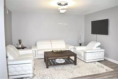 4366 Chateau De Ville Drive #E, Saint Louis, MO 63129 - Photo 7