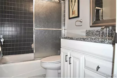 4366 Chateau De Ville Drive #E, Saint Louis, MO 63129 - Photo 17