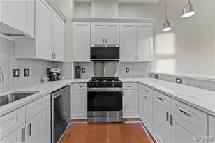 8025 Maryland Ave, Clayton, MO 63105 - Photo 11