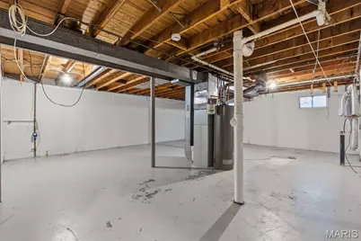 8784 Darnell Place, Jennings, MO 63136 - Photo 17