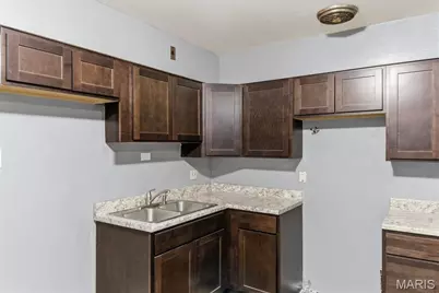 8784 Darnell Place, Jennings, MO 63136 - Photo 9
