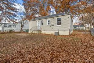 7806 Underhill Dr, Saint Louis, MO 63133 - Photo 9