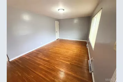9017 Clarion Drive, Saint Louis, MO 63136 - Photo 5