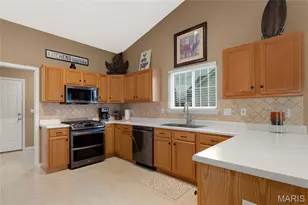 3901 Rocky Mound Dr, Wentzville, MO 63385 - Photo 9