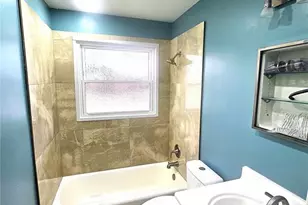 9746 Newton Dr, Ferguson, MO 63136 - Photo 15