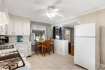 10704 Saint Matthew Lane, Saint Ann, MO 63074 - Photo 13
