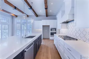 435 Landscape Ct, Webster Groves, MO 63119 - Photo 9