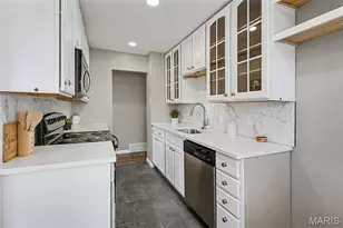 725 Riderwood Dr, Hazelwood, MO 63042 - Photo 9