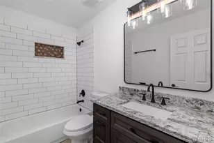 16712 Chesterfield Farms Dr, Chesterfield, MO 63005 - Photo 37