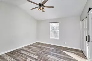 70 Village Cir Dr, Winfield, MO 63389 - Photo 15