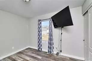 70 Village Cir Dr, Winfield, MO 63389 - Photo 9