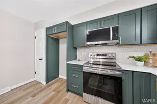 14 Longhenrich Dr, Florissant, MO 63031 - Photo 13