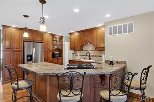 4921 Deepwood Ct, Saint Louis, MO 63128 - Photo 9