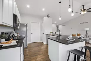 314 Katie Lynn Dr, Wentzville, MO 63385 - Photo 17