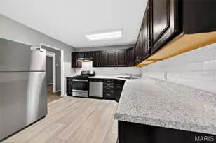 1075 Wycomb Dr, Florissant, MO 63033 - Photo 3