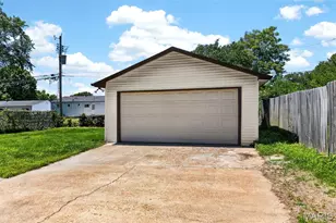 1075 Wycomb Dr, Florissant, MO 63033 - Photo 15