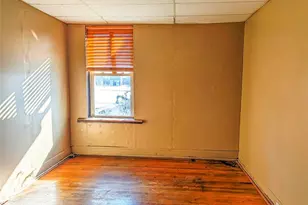 2042 E Adelaide Ave, Saint Louis, MO 63107 - Photo 9