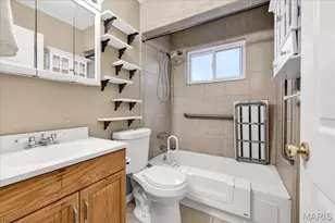 518 Fox Crest Dr, Hazelwood, MO 63042 - Photo 19