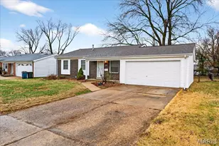 518 Fox Crest Dr, Hazelwood, MO 63042 - Photo 3