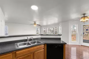 1605 Hurstborough Manor Dr, Hazelwood, MO 63042 - Photo 9