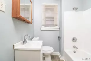 5470 Hamilton Ave, Jennings, MO 63136 - Photo 9