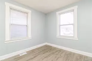 5470 Hamilton Ave, Jennings, MO 63136 - Photo 11