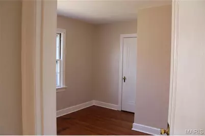 8910 Shawnee Lane, Saint Louis, MO 63114 - Photo 7