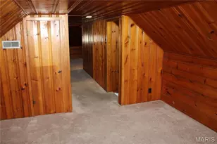 8910 Shawnee Ln, Saint Louis, MO 63114 - Photo 17