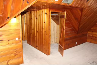 8910 Shawnee Lane, Saint Louis, MO 63114 - Photo 13