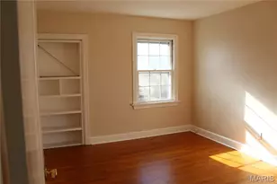 8910 Shawnee Ln, Saint Louis, MO 63114 - Photo 9