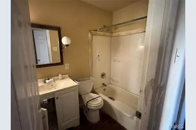 10418 Quaker Drive, Saint Louis, MO 63136 - Photo 7