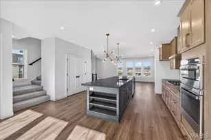 8979 Eager Rd, Richmond Heights, MO 63144 - Photo 15