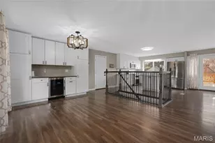 326 Renaldo Dr, Chesterfield, MO 63017 - Photo 3