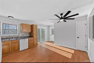 122 Wildwood Ct, Saint Charles, MO 63303 - Photo 9