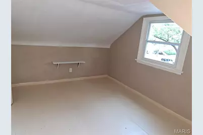 6933 Berkridge Court, Hazelwood, MO 63042 - Photo 9