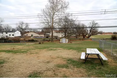 2870 Sussex Drive, Florissant, MO 63033 - Photo 21