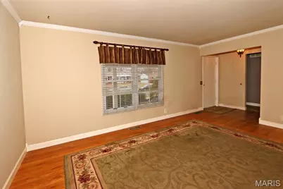 2870 Sussex Drive, Florissant, MO 63033 - Photo 3