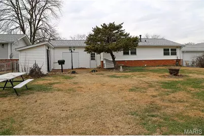 2870 Sussex Drive, Florissant, MO 63033 - Photo 23