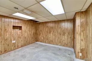 2440 Chaucer Ave, Saint Louis, MO 63114 - Photo 29