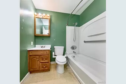 2440 Chaucer Avenue, Saint Louis, MO 63114 - Photo 23