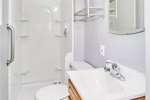 2440 Chaucer Ave, Saint Louis, MO 63114 - Photo 17