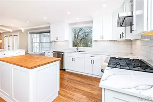 4302 Brantleigh Heights Ct, Saint Louis, MO 63128 - Photo 9