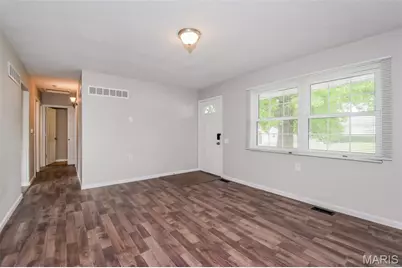 2868 Essex Street, Saint Charles, MO 63301 - Photo 3