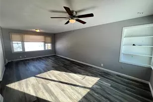 10232 Tappan Dr, Saint Louis, MO 63137 - Photo 5