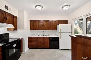 1865 Clover Ln, Florissant, MO 63031 - Photo 9