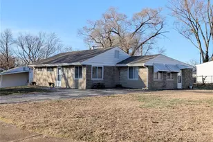 7801 Ellington Dr, Saint Louis, MO 63121 - Photo 1