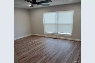 6742 Foxbend Court, Florissant, MO 63033 - Photo 13