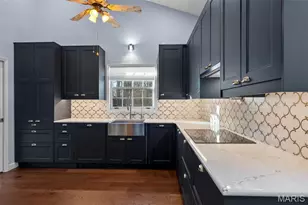 840 Angleterre Dr, Creve Coeur, MO 63141 - Photo 17